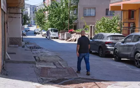 Bayraklı'da Halı ile Toz Önlemi