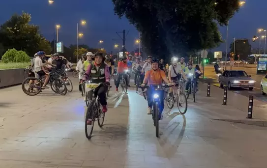 Kadın Bisikletçiler Orman Yangınlarına Dikkat Çekti
