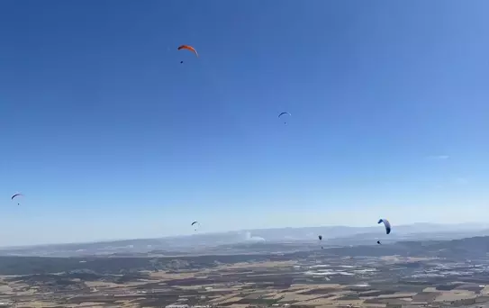 Dulkadiroğlu'nda Yamaç Paraşütü Şenliği