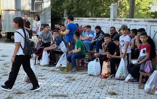 Kaş'ta Arife Geleneği: Şeker Dağıtımı