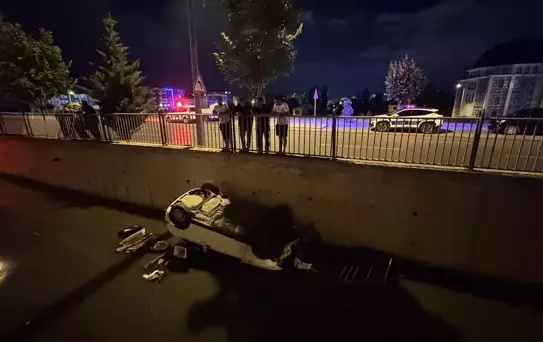 Kayseri'de Otomobil Kanala Düştü