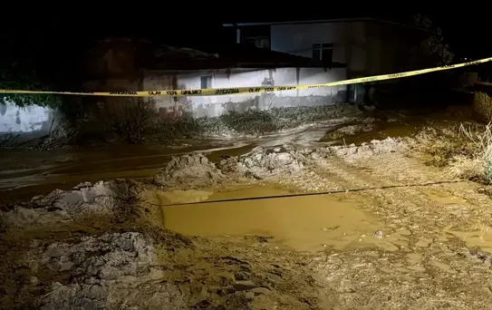 Kırşehir'de Sel: 1 Ev Çöktü, 3 Ev Hasar Gördü