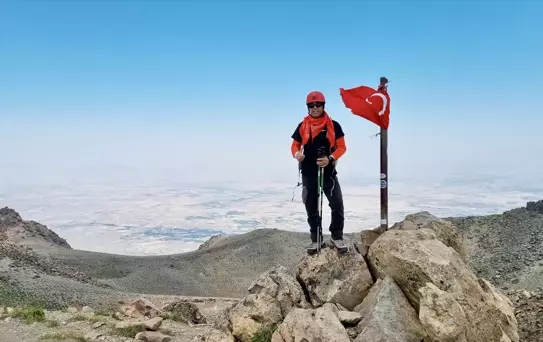 Kırşehirli Dağcılar Hasan Dağı'nda Zirve Tırmanışı Yaptı