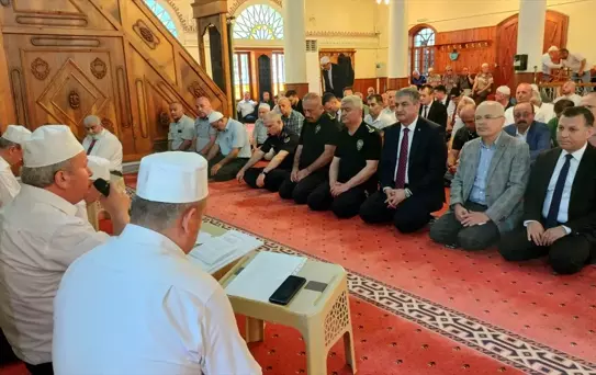 Kocaeli, Zonguldak, Karabük ve Düzce'de şehitlik ziyaretleri yapıldı, mevlit okutuldu