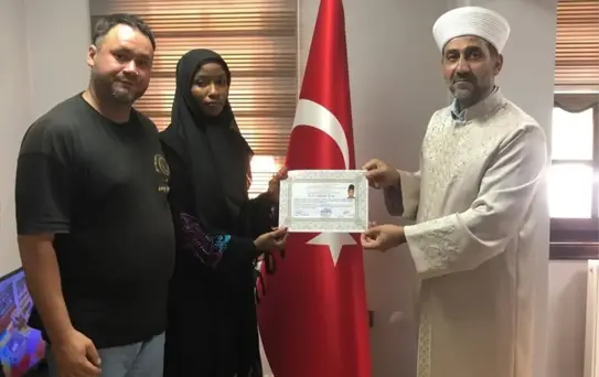 Kongo Kadını Müslüman Oldu