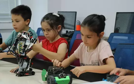 Talas'ta Çocuklar Teknoloji ile Buluşuyor
