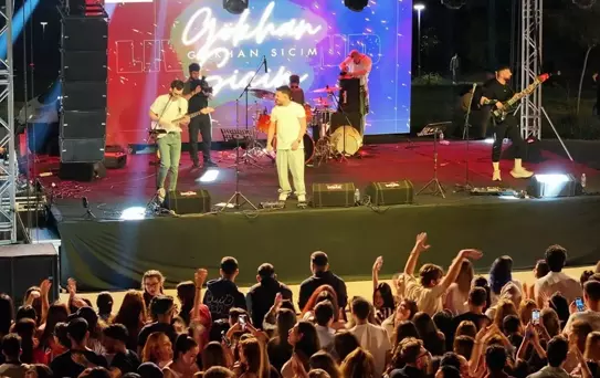 Manisa CBÜ Bahar Şenliği Eğlenceli Anlatımlarla Gerçekleşti