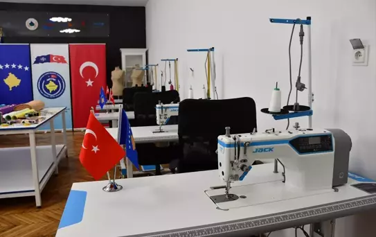 Kosova'da Kadınlara Dikiş Atölyesi Kuruldu