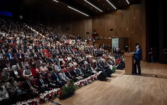 Eğitimde Dinamik Değişim Mesajı