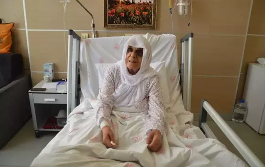 92 Yaşındaki Leyla Demirel'e Kalp Pili Takıldı