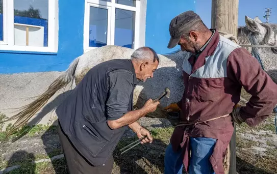 Kars'ta Yarım Asırlık Nalbantlık