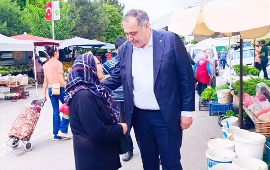 Ertunç Güngör, Halk Pazarını Ziyaret Etti