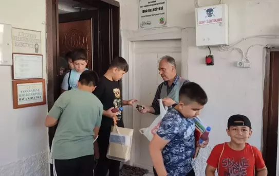 Bor'da Hayırsever Dondurma İkramı