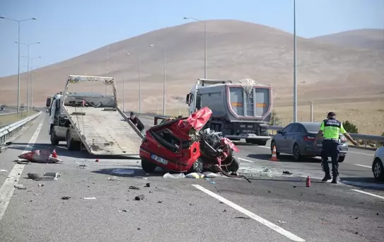 Niğde'de Trafik Kazası: 3 Ölü, 2 Yaralı