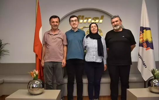 Yiğit Süzen, YKS'de Türkiye Üçüncüsü Oldu
