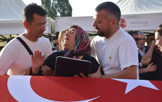 Orman yangını şehitlerinden ağır taşıt şoförü Kocaman'ın cenazesi Eskişehir'de defnedildi