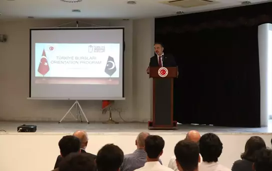 Pakistan'da Türkiye Bursları Oryantasyonu