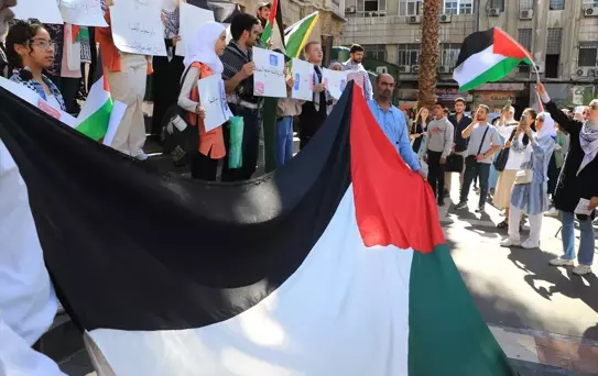 Şam'da Gazze için gösteri düzenlendi