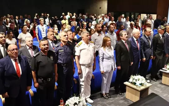 Samsun'da 'Tarihi Süreç Açısından 15 Temmuz' paneli düzenlendi