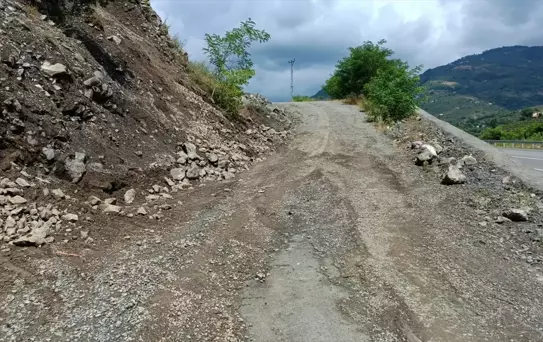 Ayvacık'ta Toprak Kayması
