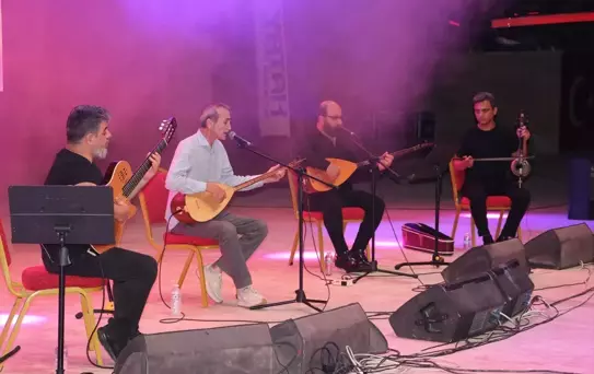 Sanatçı Cengiz Özkan, Hatay'daki konserini şehitler nedeniyle yarıda kesti