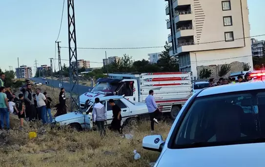 Siverek'te Trafik Kazası: 3 Yaralı