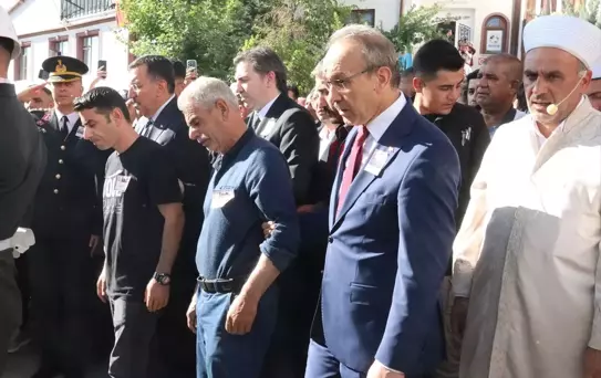 Şehit Mühimmat Astsubay Kıdemli Çavuş Akdoğan, memleketi Malatya'da son yolculuğuna uğurlandı