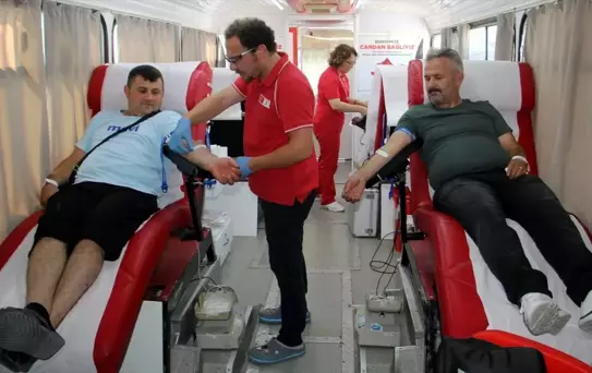 Kızılay'dan Kan Bağışçılarına Hediye