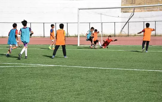 Şırnak'ta Genç Futbolcular Seçmeleri Başladı