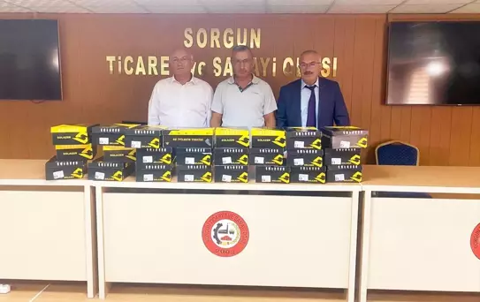 Sorgun TSO'dan Öğrencilere Ayakkabı Desteği