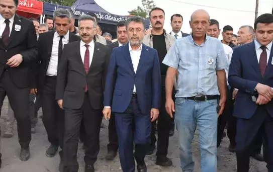 Bakan Yumaklı'dan Şehit Ailelerine Taziye Ziyareti