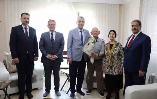 Ticaret Bakanı Bolat, Tekirdağ'da gazileri ve şehit ailesini ziyaret etti