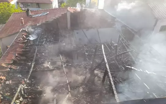 Erbaa'da Yangın: 3 Ev Zarar Gördü