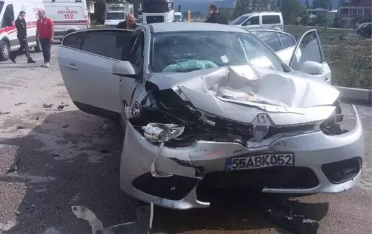 Niksar'da Trafik Kazası: 5 Yaralı