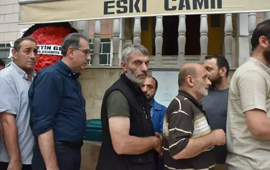 Sürmene'de Çiftin Cenazesi Defnedildi