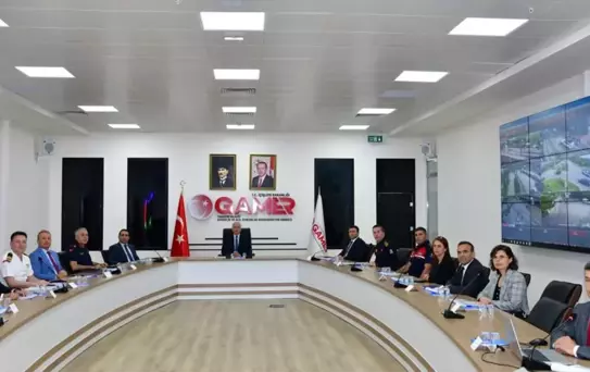 Vali Yıldırım 112 Acil Çağrı Merkezi'ni Ziyaret Etti