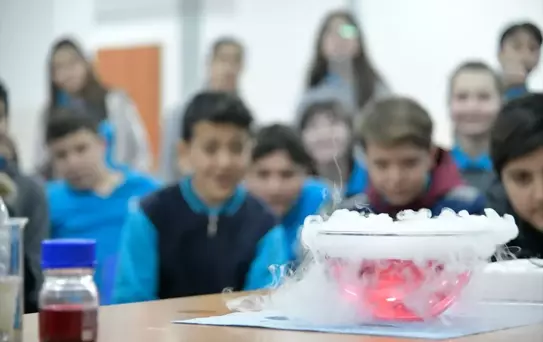 Tüpraş'tan Öğrencilere Fen Deneyleri