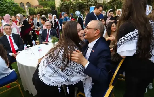 Büyükelçi Şen: Mülteci Yükü Adil Paylaşılmalı