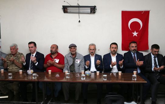 Ulaştırma ve Altyapı Bakanı Uraloğlu, Bitlis'te şehit Yeşildemir'in ailesine taziye ziyaretinde bulundu Açıklaması