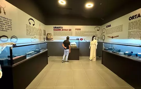 Urartulara ait kadın ayak izi Van Müzesi'nde ilk kez sergileniyor
