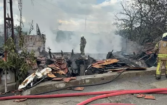 Üsküdar'da gecekondu yangını