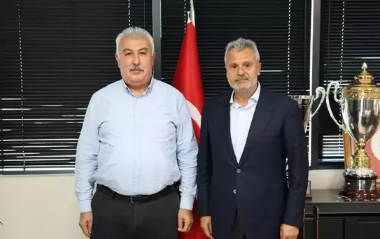Yeşilay Başkanı Öntürk'ü Ziyaret Etti