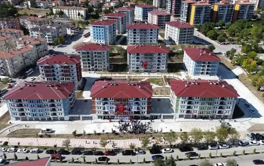 Yozgat'ta 184 Konut ve 9 İş Yeri Hak Sahiplerine Teslim Edildi