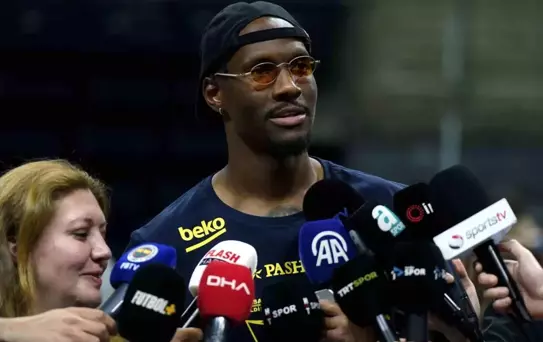 Nigel Hayes-Davis MVP Olmaktan Gururlu