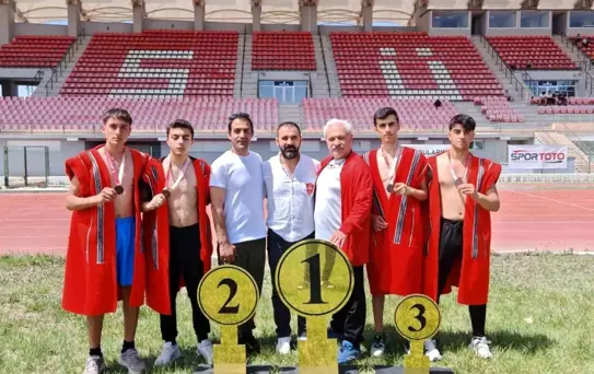 Elazığlı Sporculardan Karakucak Güreş Başarısı