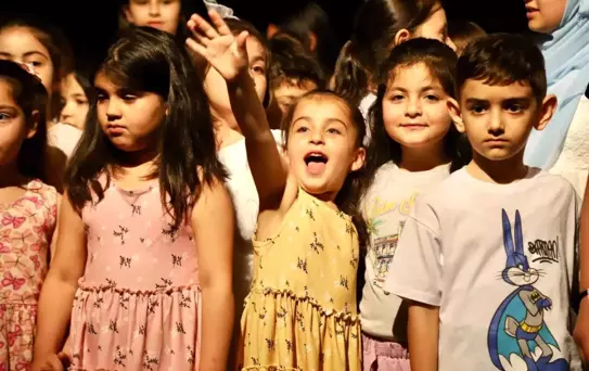 Kağıthane Belediyesi'nin Yaşam Beceri Atölyeleri Mezuniyet Töreni Gerçekleşti