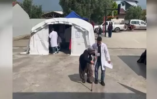 Tıp Öğrencileri İznik'te Ücretsiz Sağlık Hizmeti Verdi