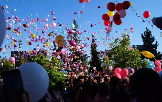 Elif Azra'ya Moral İçin Balon Uçuruldu
