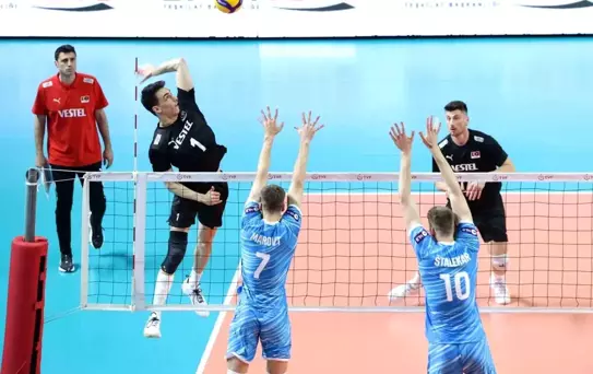 A Milli Voleybol Takımı Slovenya'ya Yenildi