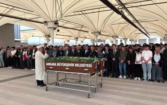 Mersin'de boğularak hayatını kaybeden Mehmet Erdem Akdeniz Ankara'da toprağa verildi